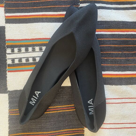 NWOT Mia Kerri Pointed Toe Flats. Witchy Shoes. Slip On’s. Black Fly. Size 9. - Picture 6 of 9